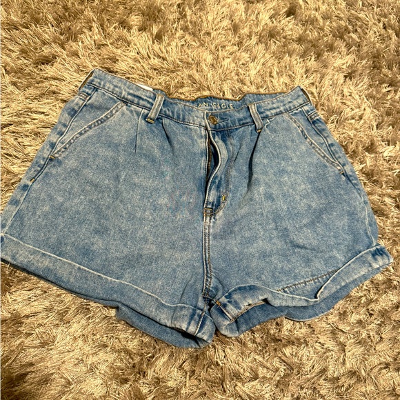 AMERICAN EAGLE Mom High Rise Blue Denim Cuffed jean shorts Women’s size 8 - Picture 1 of 6
